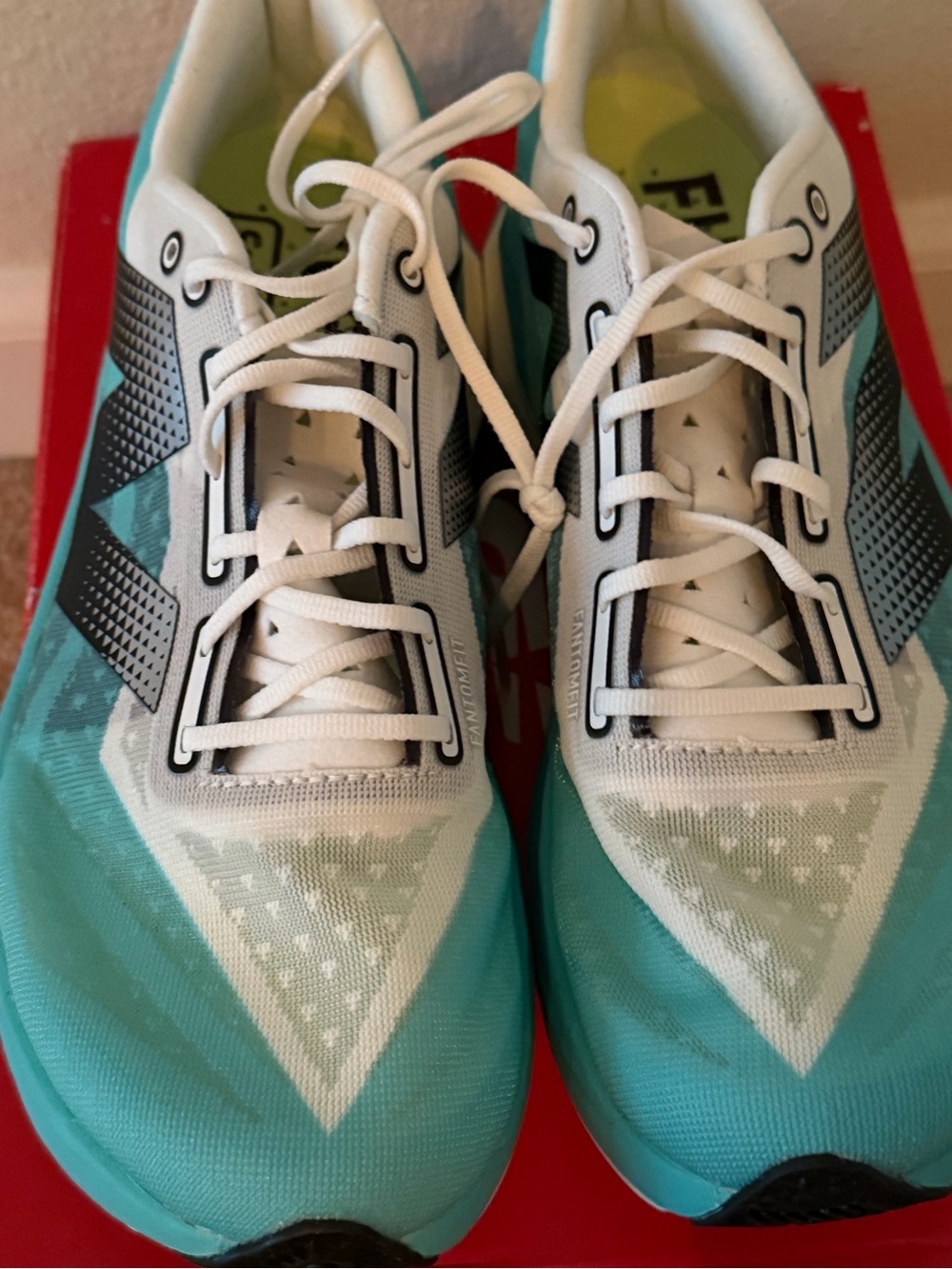 Women’s New Balance FuelCell SuperComp Elite v4; Aqua/ White, Size 10M - Picture 5 of 8